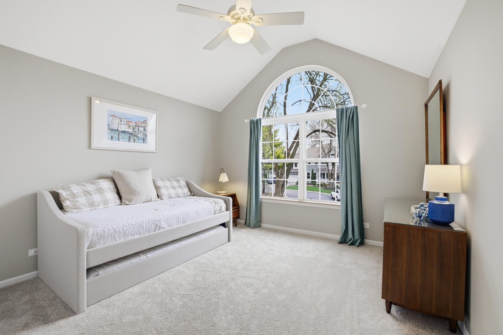 1331 S 7th Street, St. Charles, IL 60174