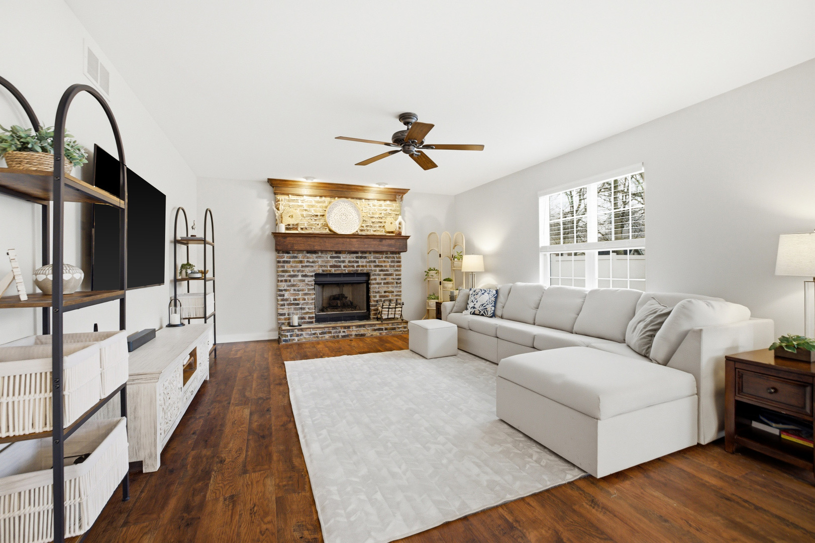 1331 S 7th Street, St. Charles, IL 60174