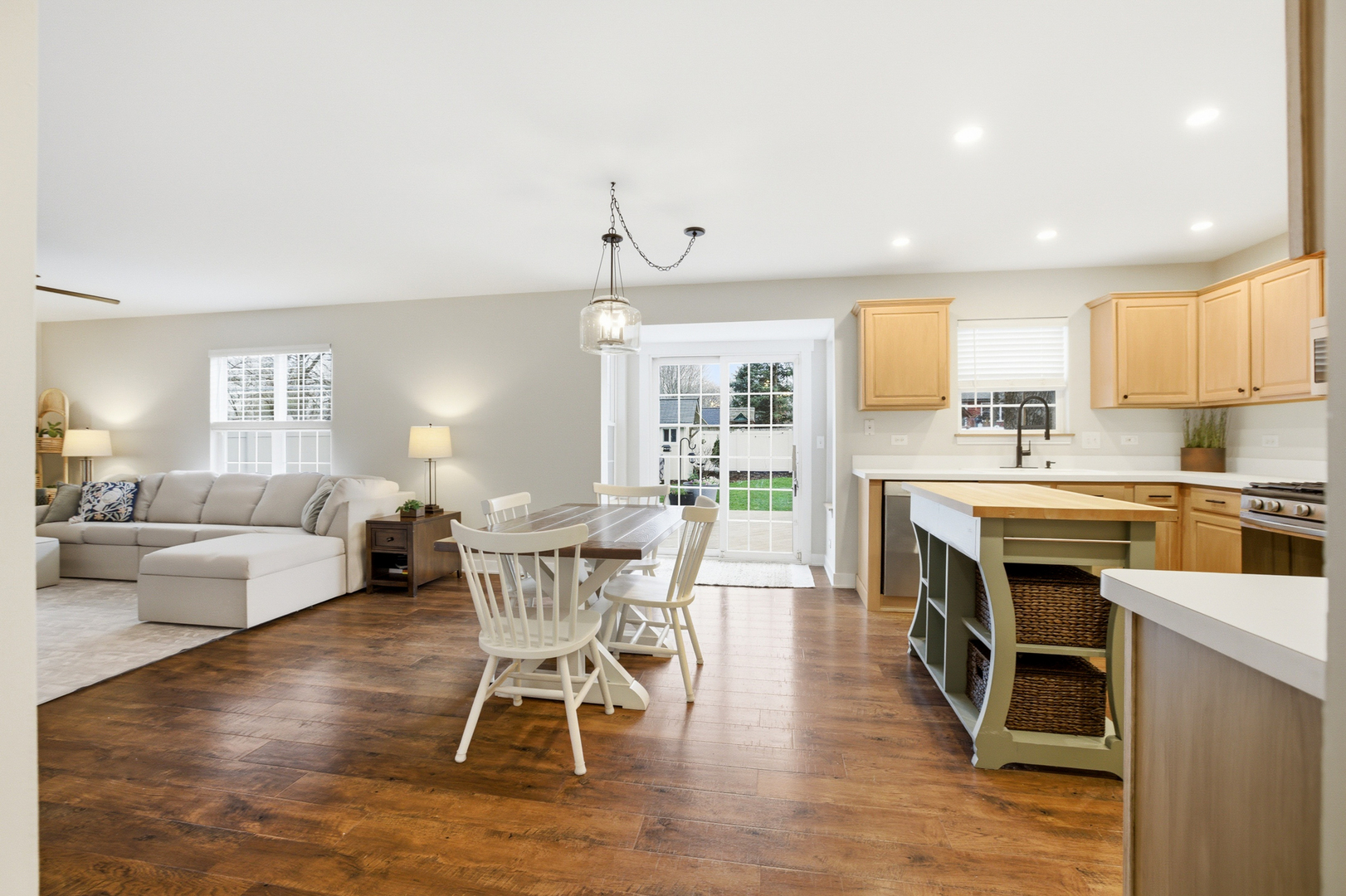 1331 S 7th Street, St. Charles, IL 60174