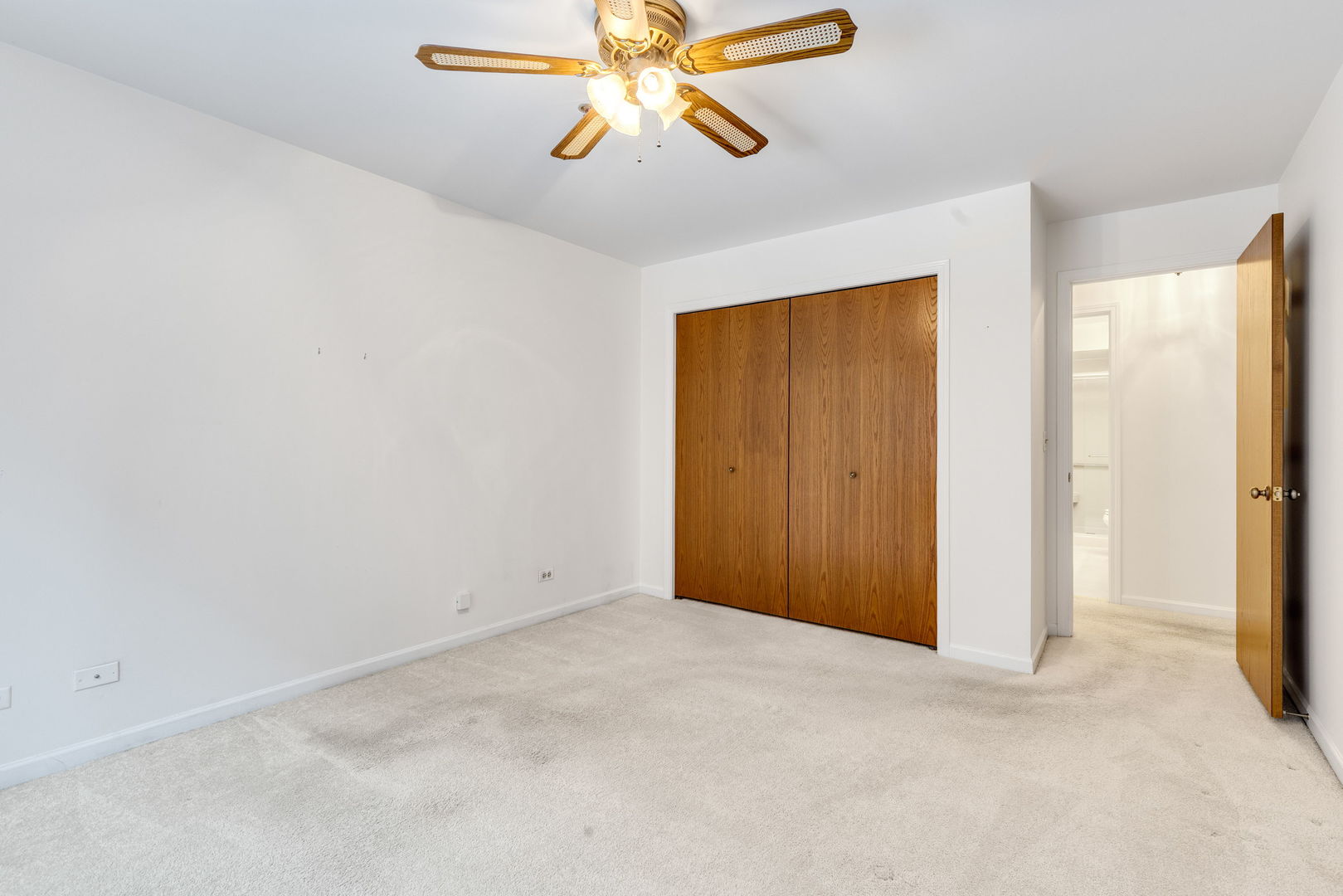 129 Acacia Circle #106E, Indian Head Park, IL 60525