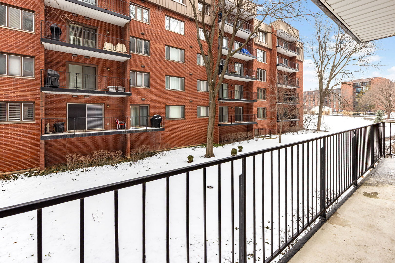 129 Acacia Circle #106E, Indian Head Park, IL 60525