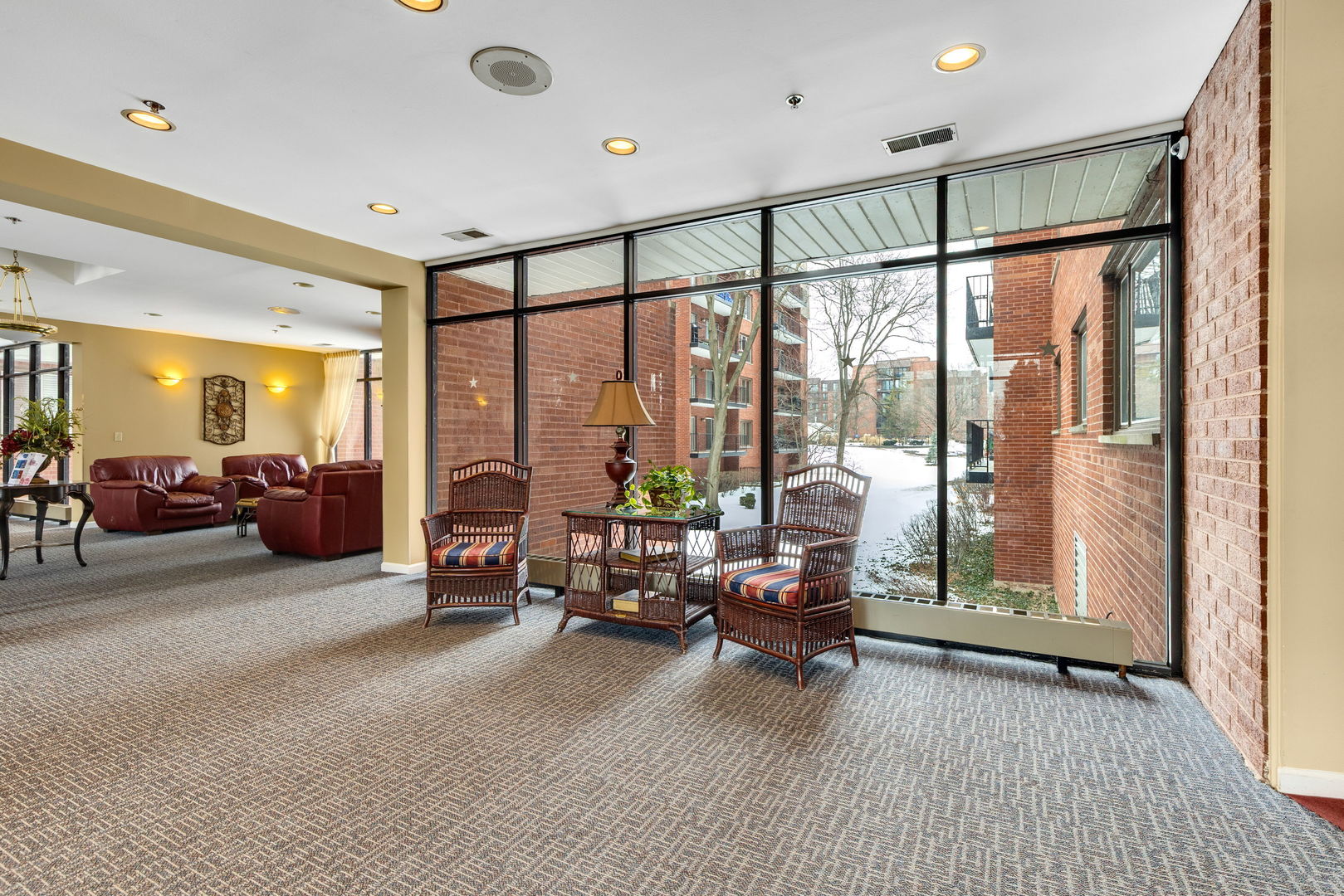 129 Acacia Circle #106E, Indian Head Park, IL 60525