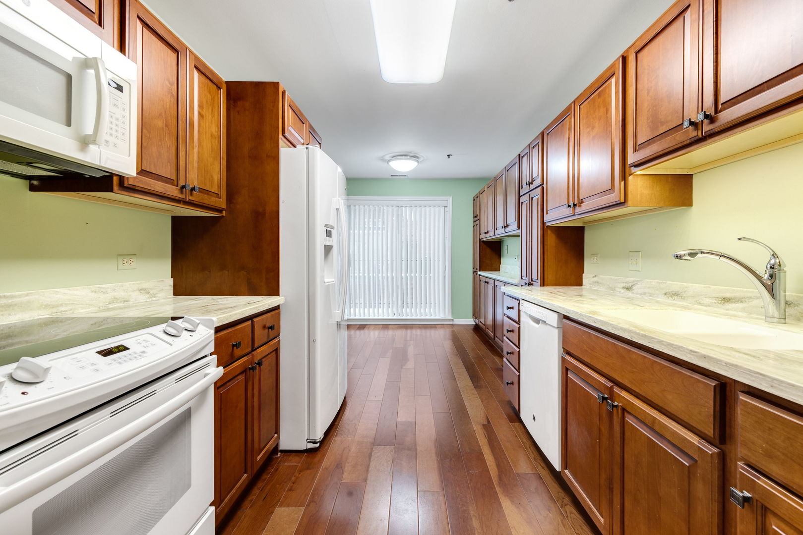 129 Acacia Circle #106E, Indian Head Park, IL 60525