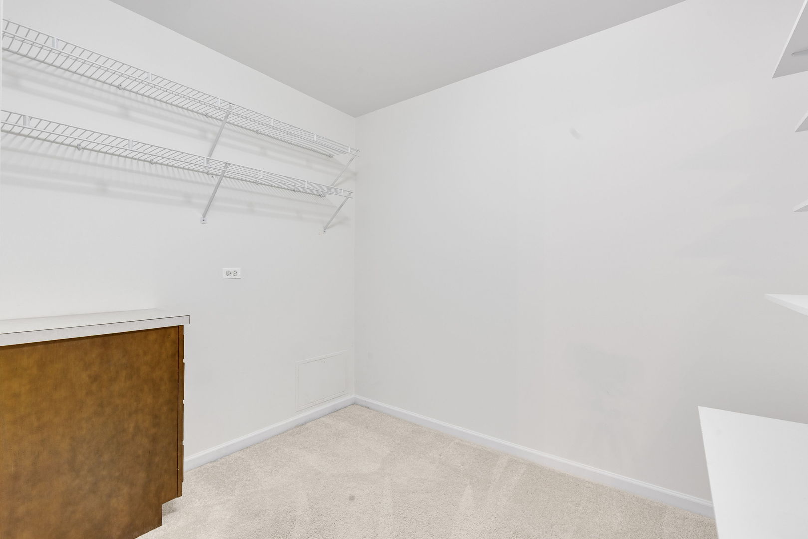 129 Acacia Circle #106E, Indian Head Park, IL 60525