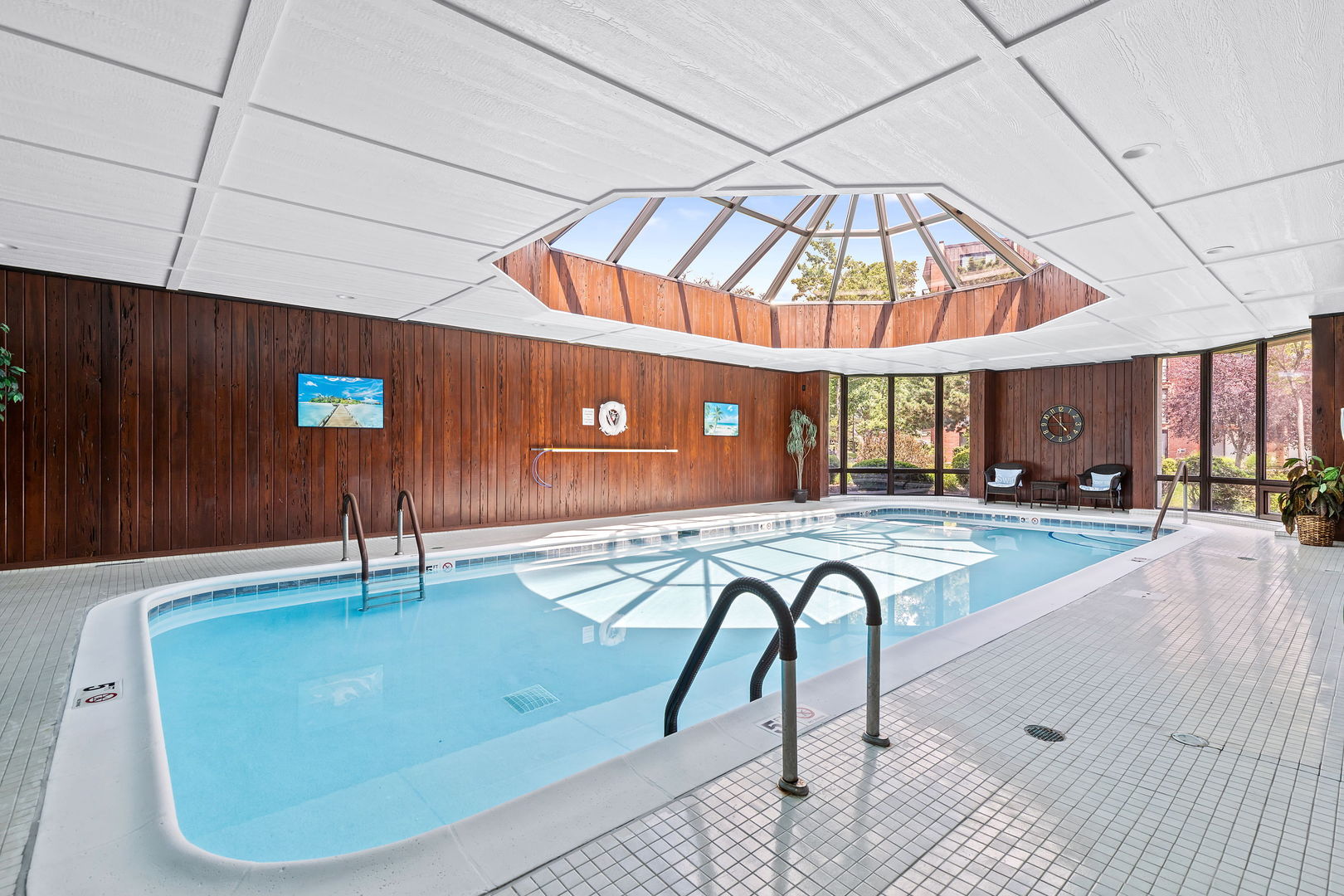 129 Acacia Circle #106E, Indian Head Park, IL 60525