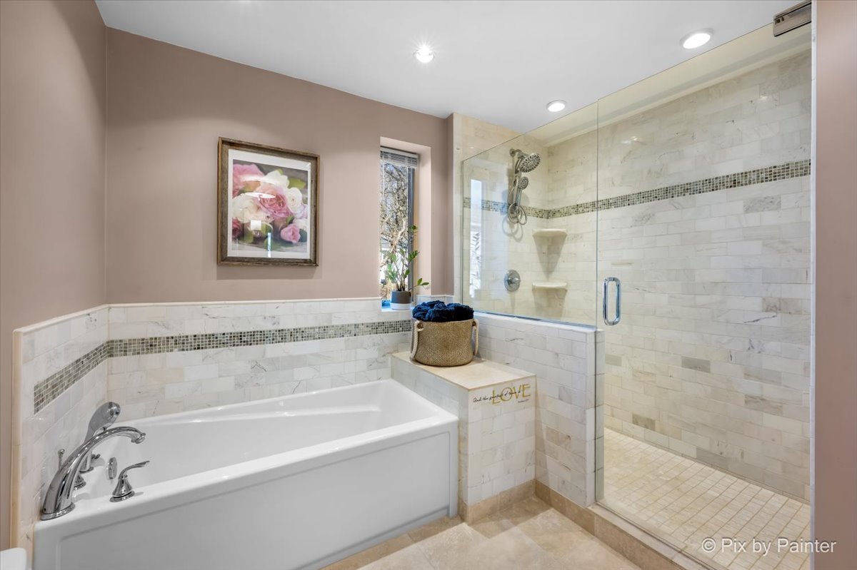 917 S Grove Avenue, Barrington, IL 60010