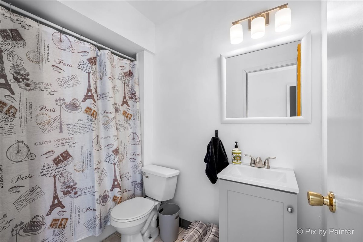 917 S Grove Avenue, Barrington, IL 60010