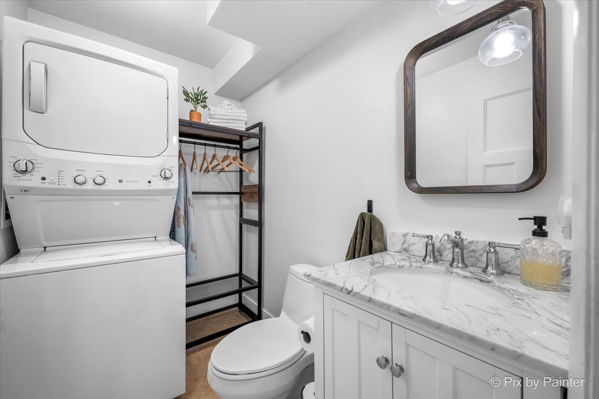 917 S Grove Avenue, Barrington, IL 60010