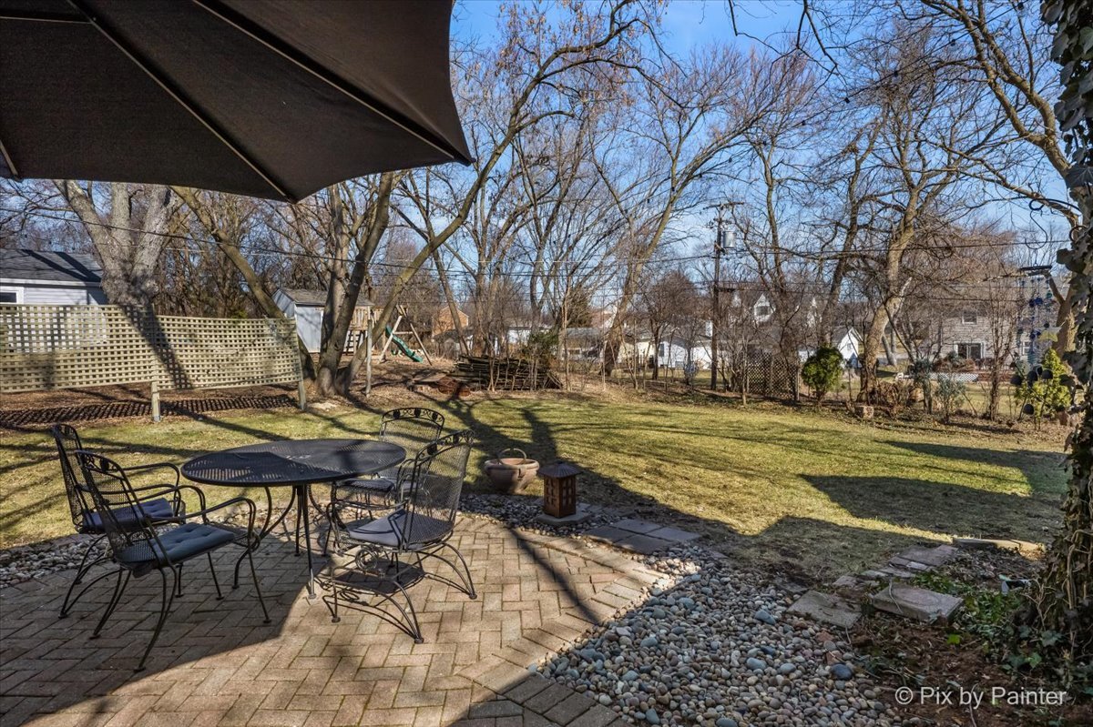 917 S Grove Avenue, Barrington, IL 60010