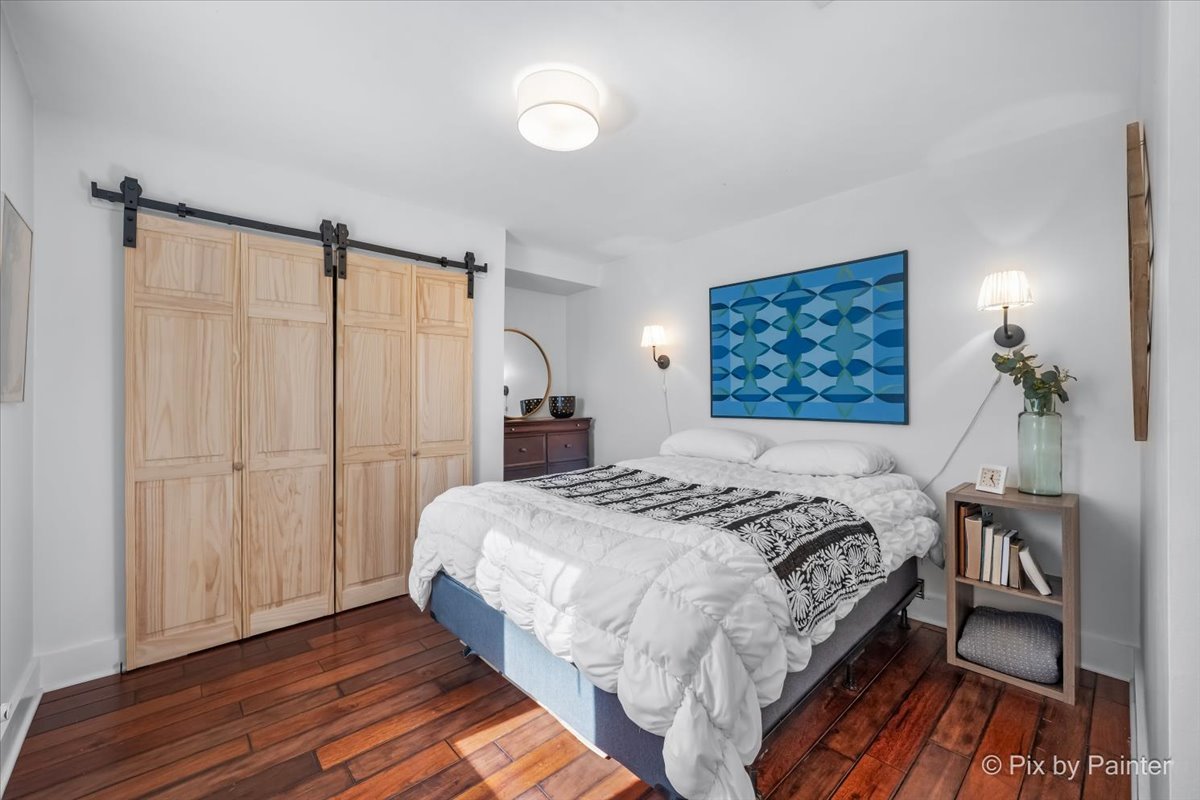 917 S Grove Avenue, Barrington, IL 60010