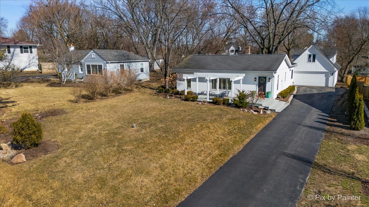 917 S Grove Avenue, Barrington, IL 60010