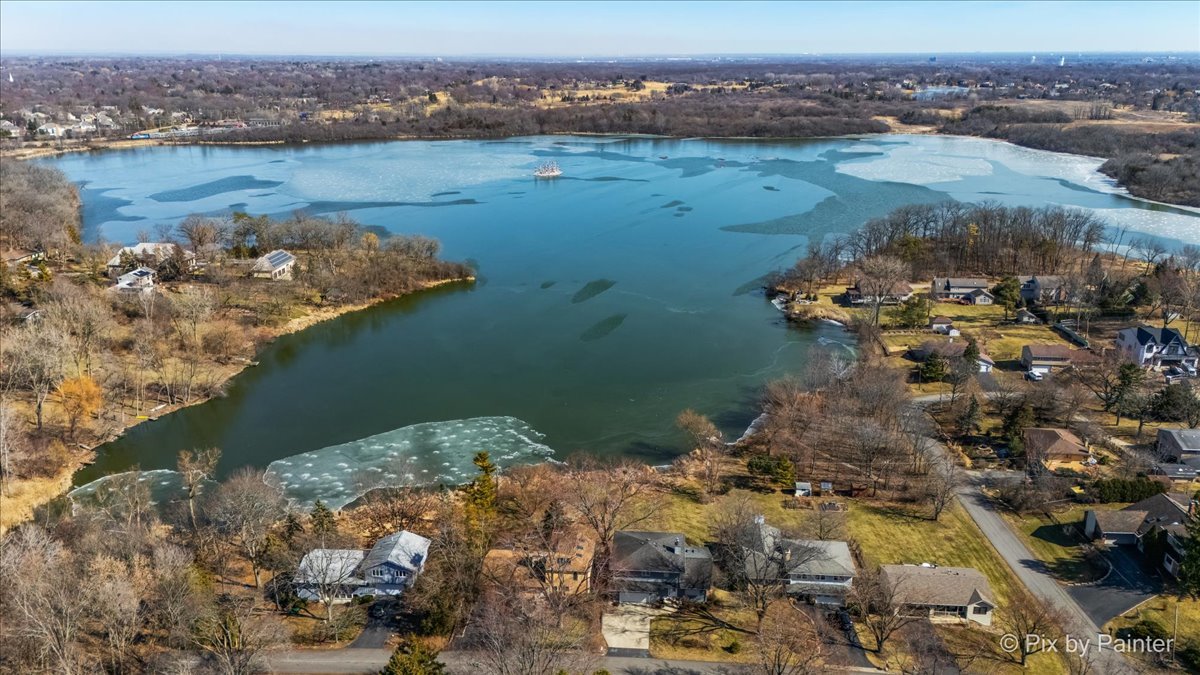 917 S Grove Avenue, Barrington, IL 60010