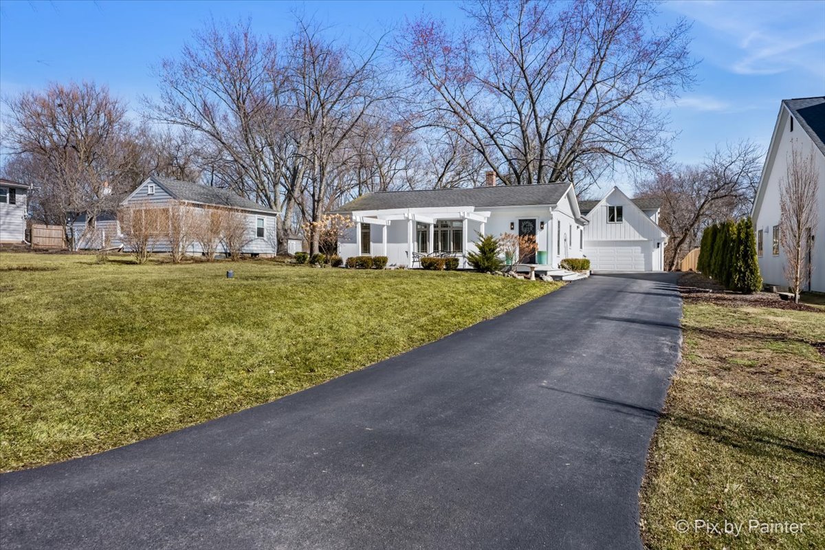 917 S Grove Avenue, Barrington, IL 60010