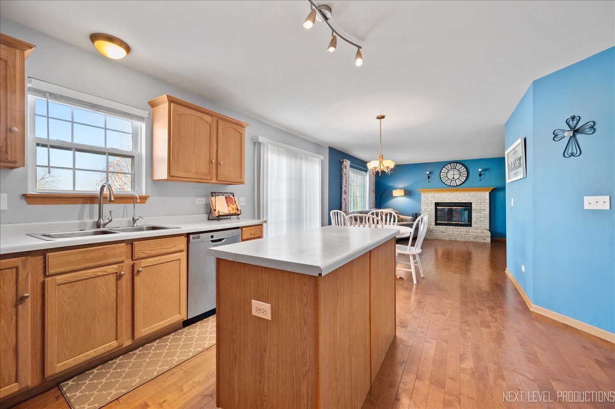 1910 Crestview Drive, Plainfield, IL 60586