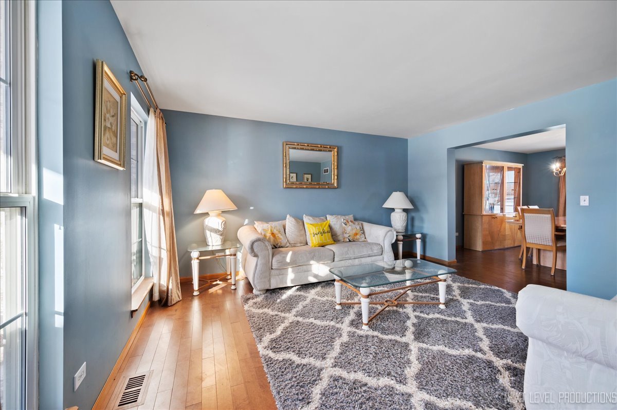 1910 Crestview Drive, Plainfield, IL 60586