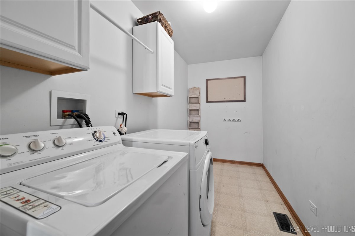 1910 Crestview Drive, Plainfield, IL 60586