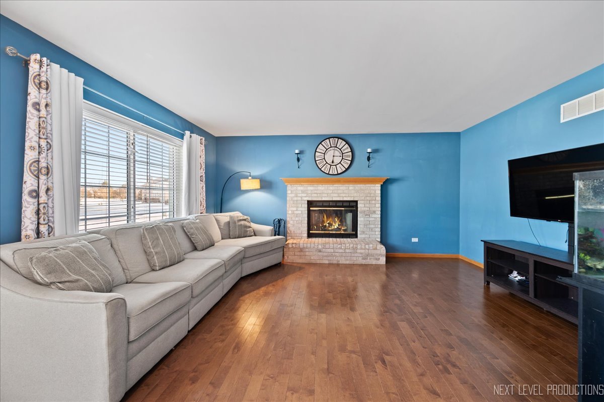 1910 Crestview Drive, Plainfield, IL 60586