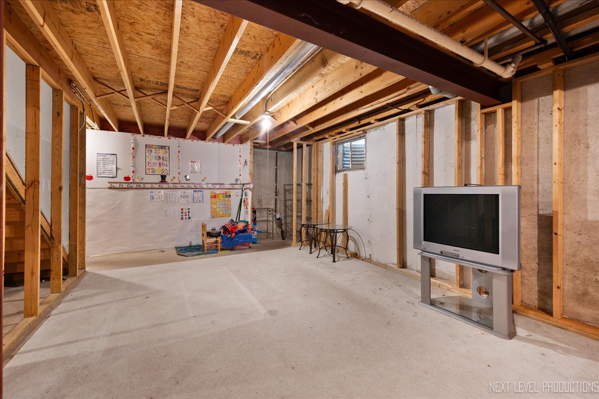 1910 Crestview Drive, Plainfield, IL 60586