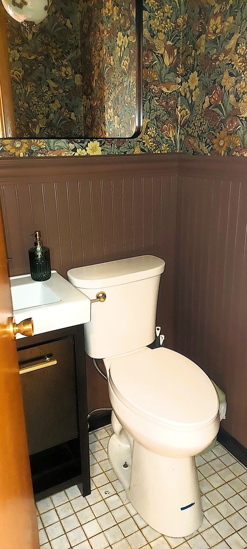 10824 Laporte Avenue, Oak Lawn, IL 60453