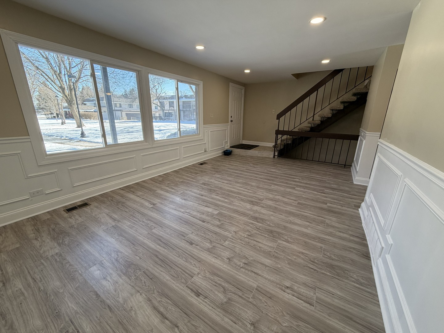 5583 CARMEL Drive, Hanover Park, IL 60133