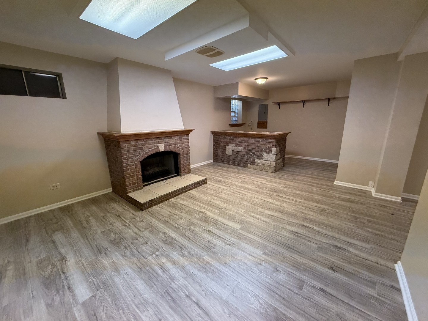 5583 CARMEL Drive, Hanover Park, IL 60133