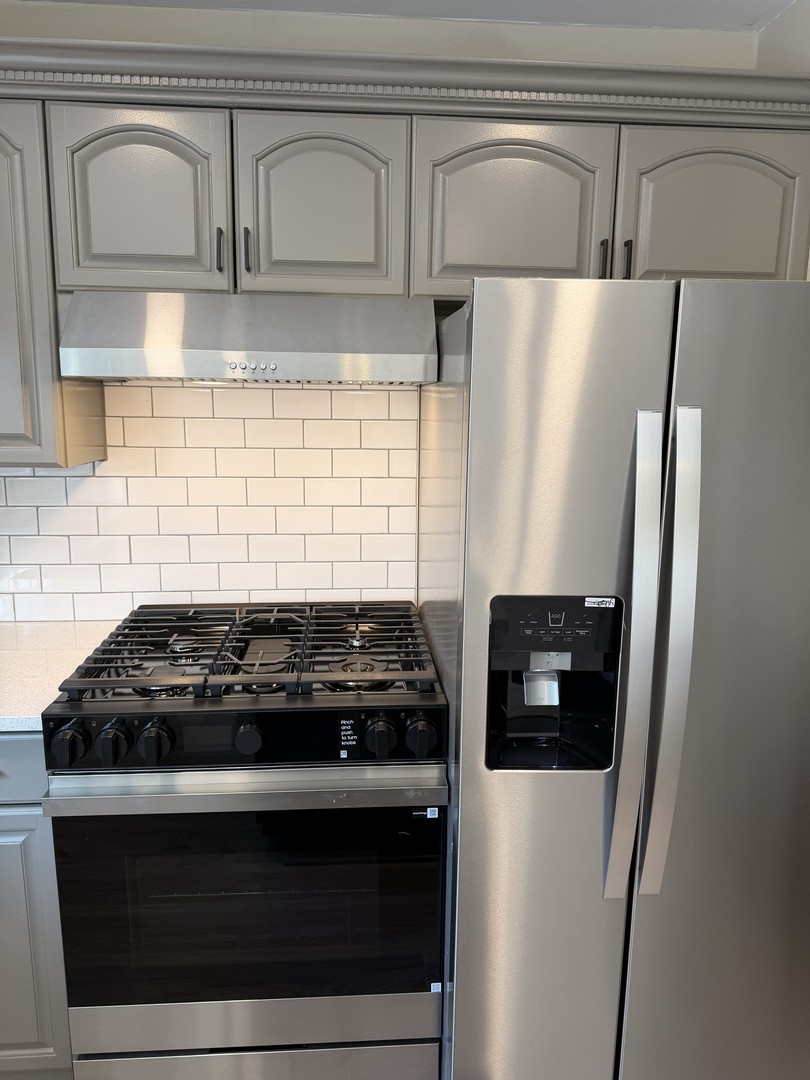 5583 CARMEL Drive, Hanover Park, IL 60133