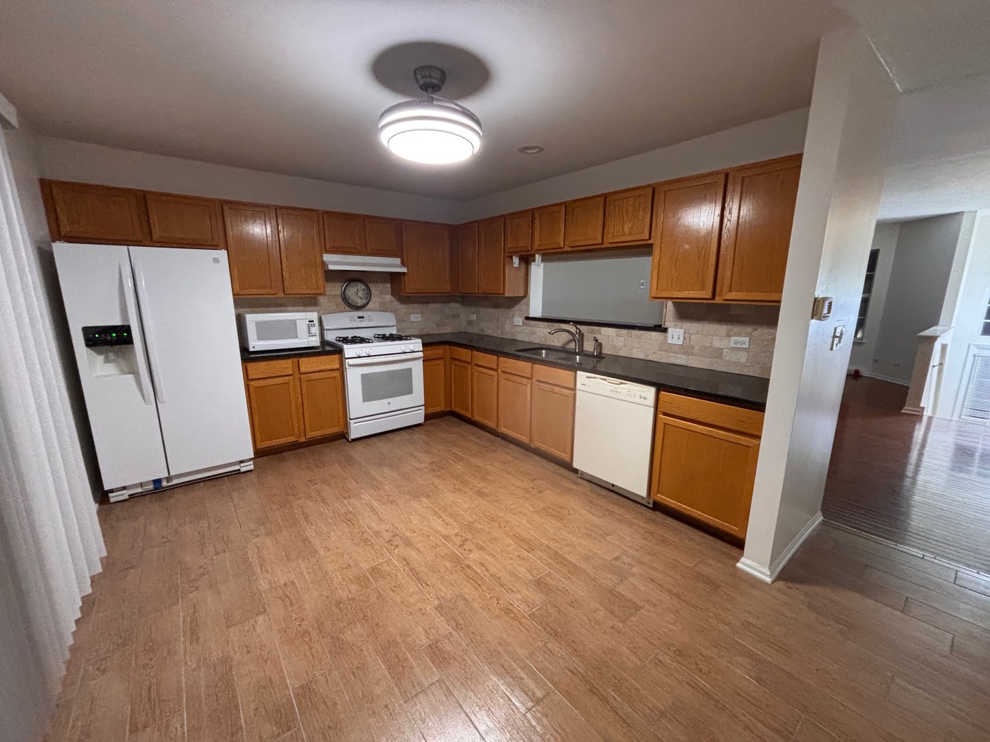 2712 Woodmere Drive, Darien, IL 60561