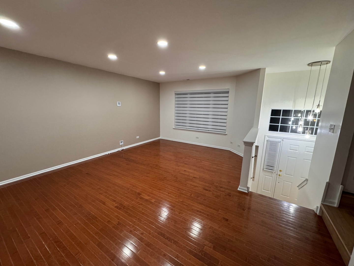 2712 Woodmere Drive, Darien, IL 60561