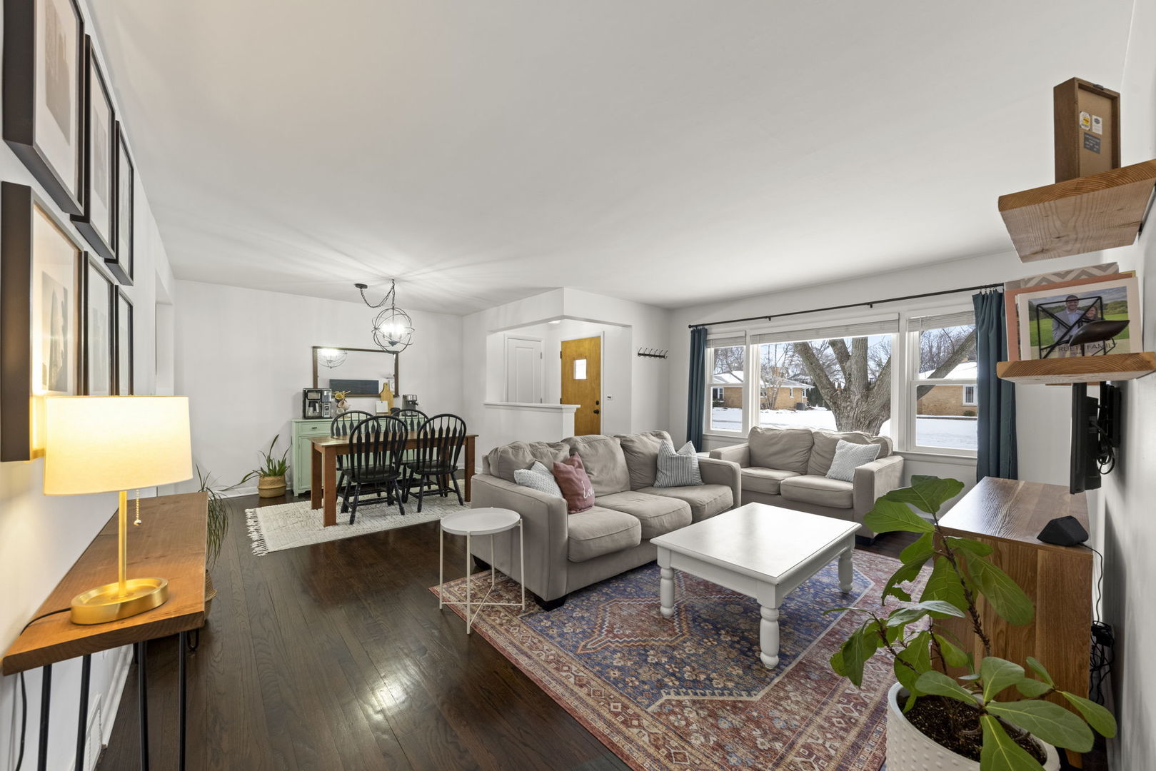 833 Parkside Drive, Wheaton, IL 60187