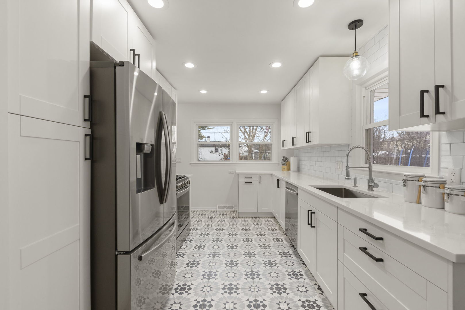 833 Parkside Drive, Wheaton, IL 60187