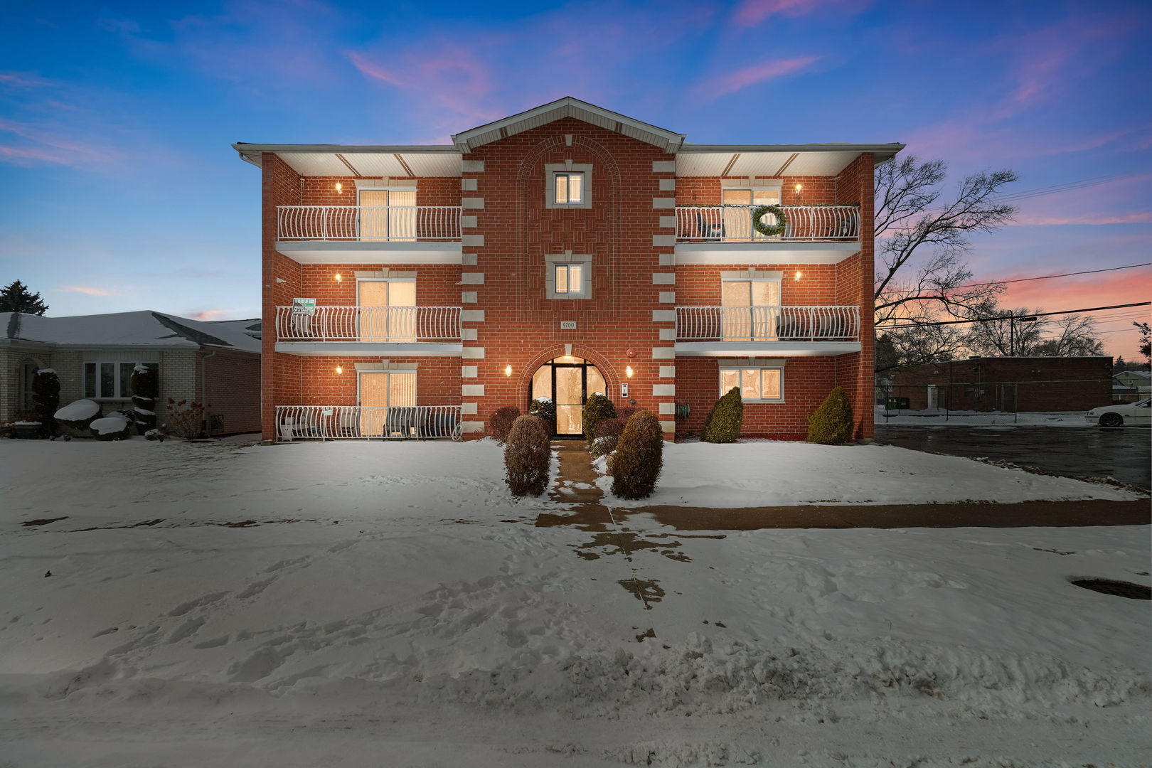 9700 McVicker Avenue #2N, Oak Lawn, IL 60453