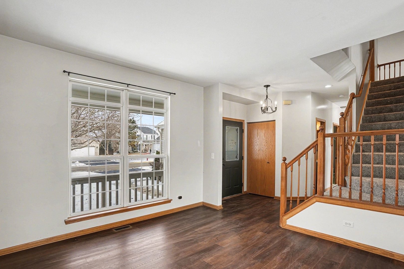 541 Wingpointe Drive, Aurora, IL 60506