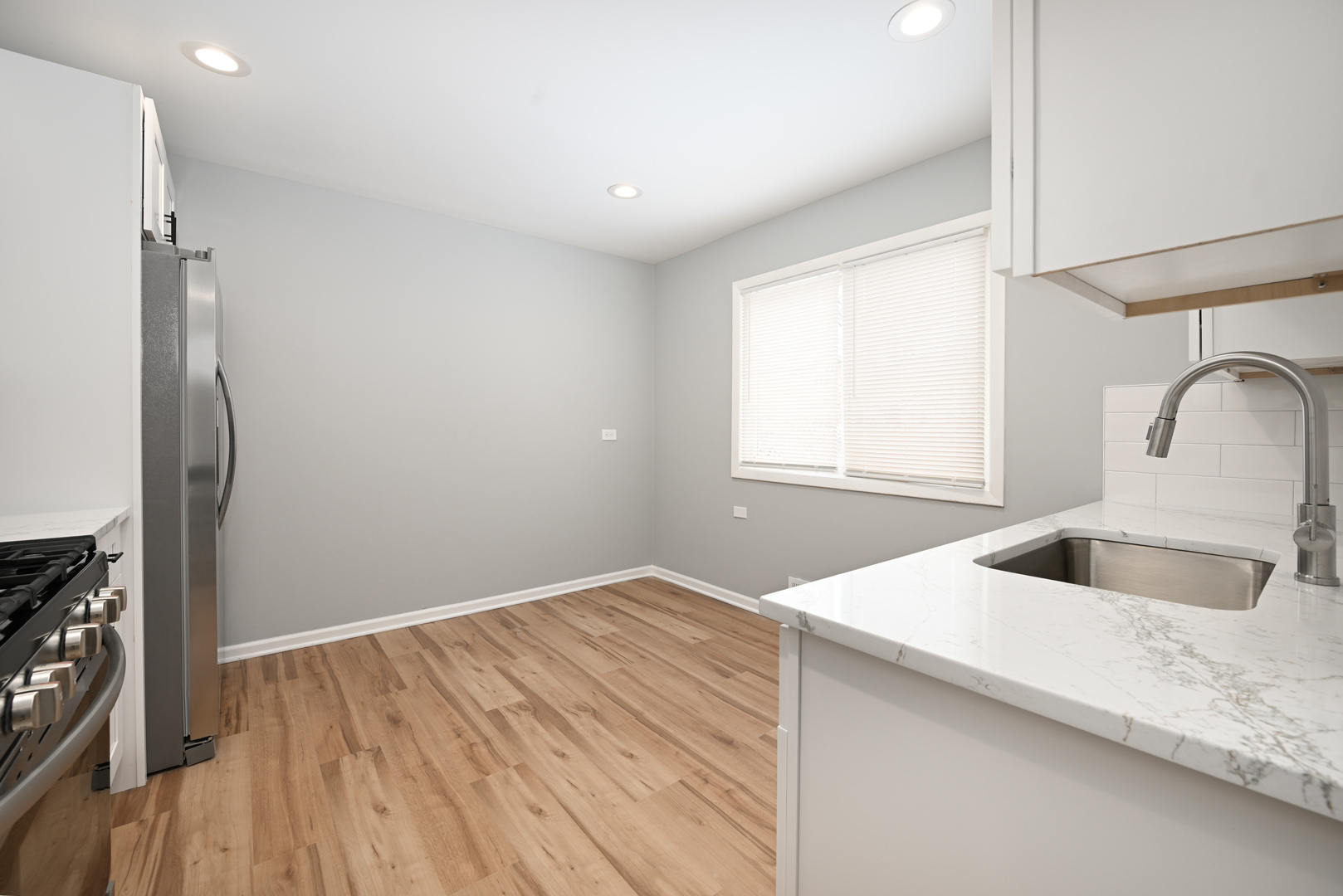 1210 N WHEELING Road, Mount Prospect, IL 60056