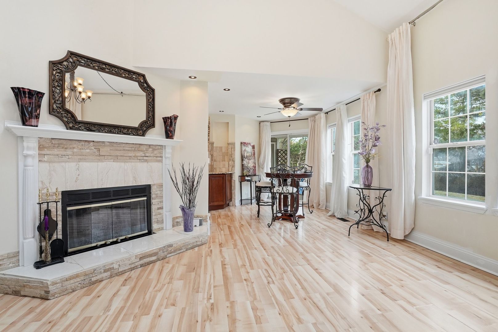 352 Kildare Court #352, Carol Stream, IL 60188