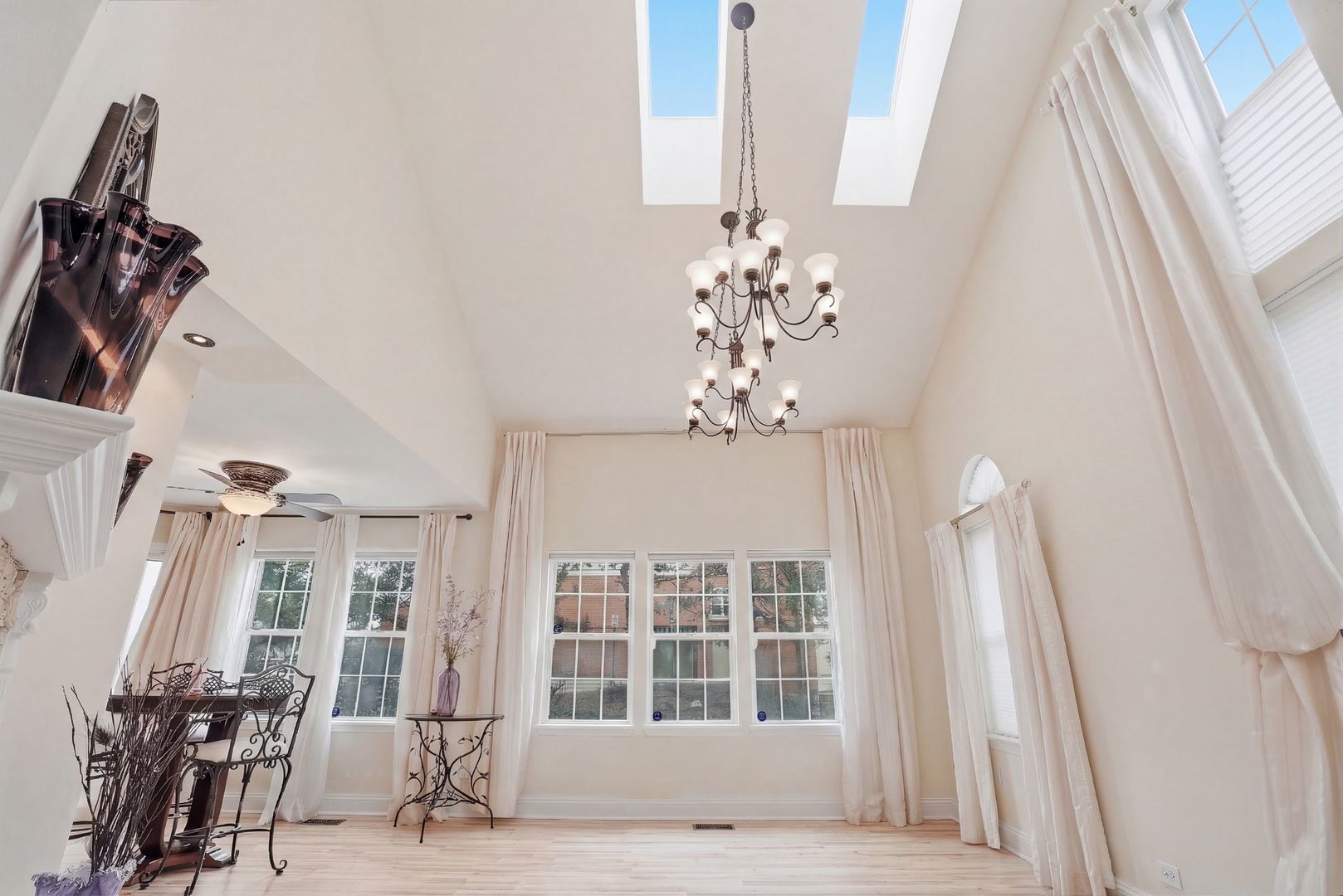 352 Kildare Court #352, Carol Stream, IL 60188