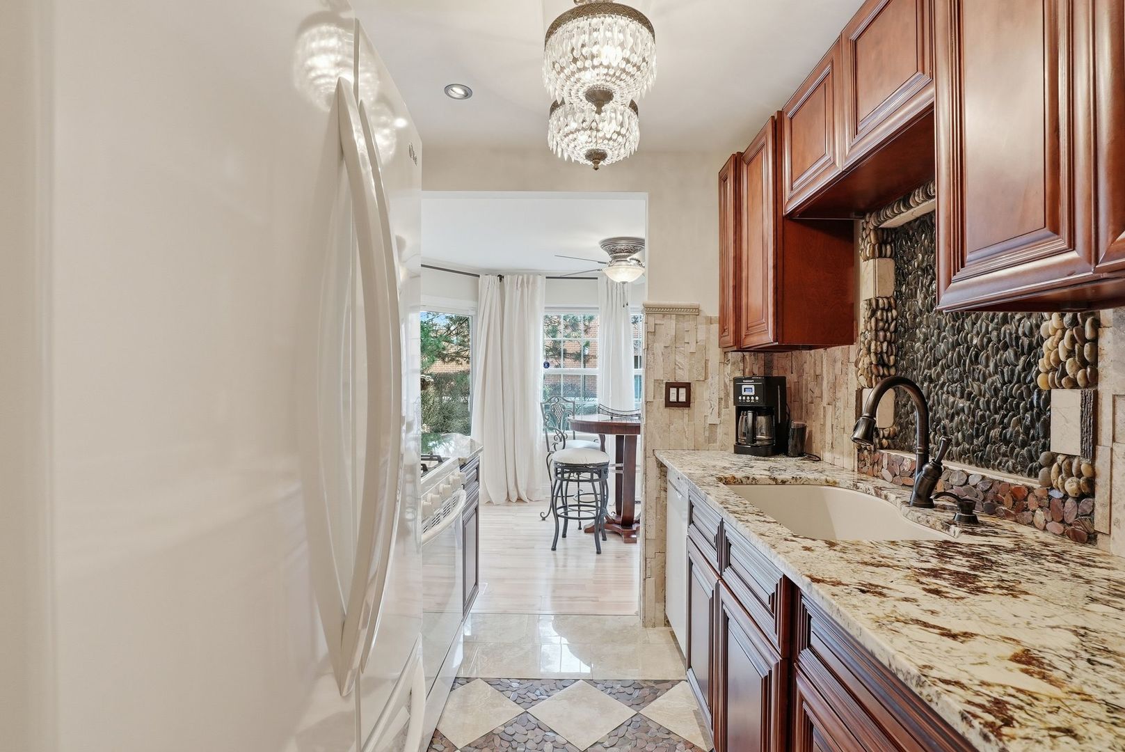 352 Kildare Court #352, Carol Stream, IL 60188