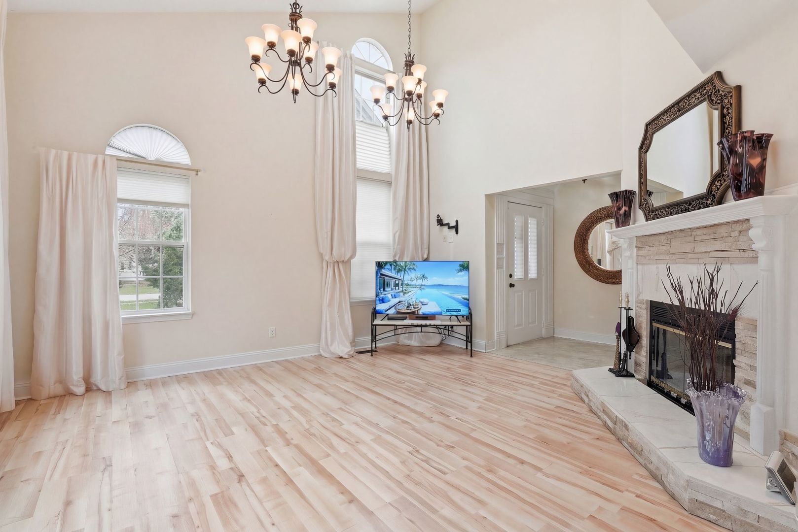 352 Kildare Court #352, Carol Stream, IL 60188