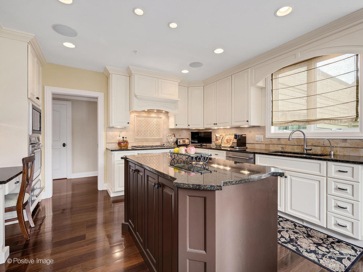 1218 Hawthorne Court, Hinsdale, IL 60521