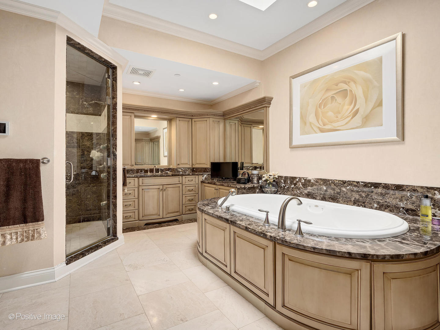 1218 Hawthorne Court, Hinsdale, IL 60521