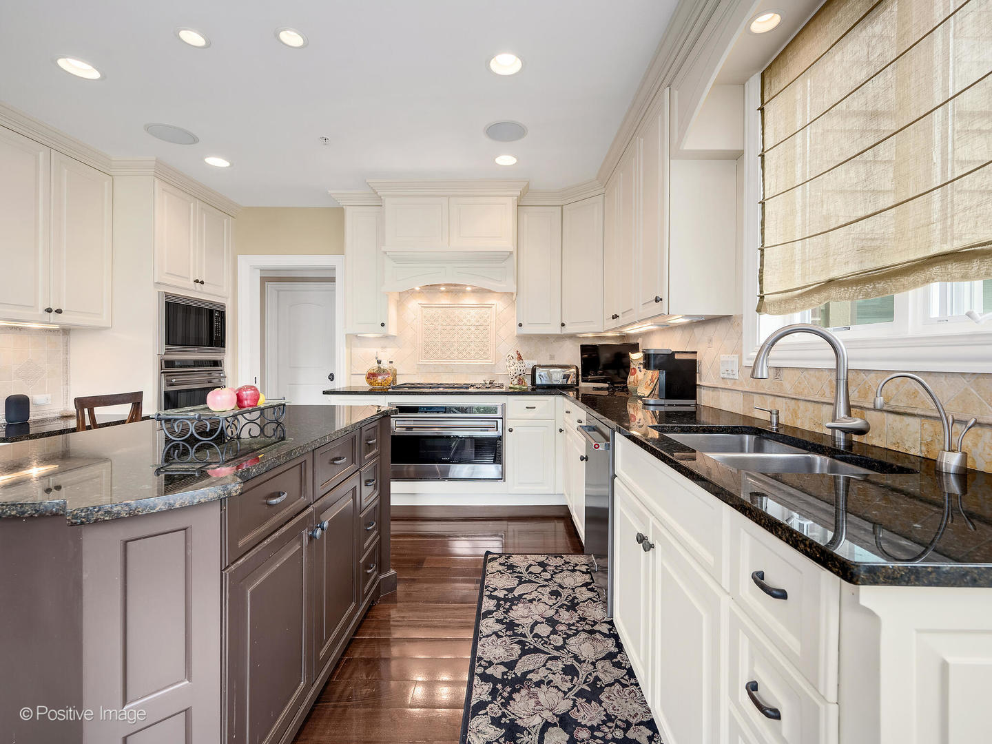 1218 Hawthorne Court, Hinsdale, IL 60521