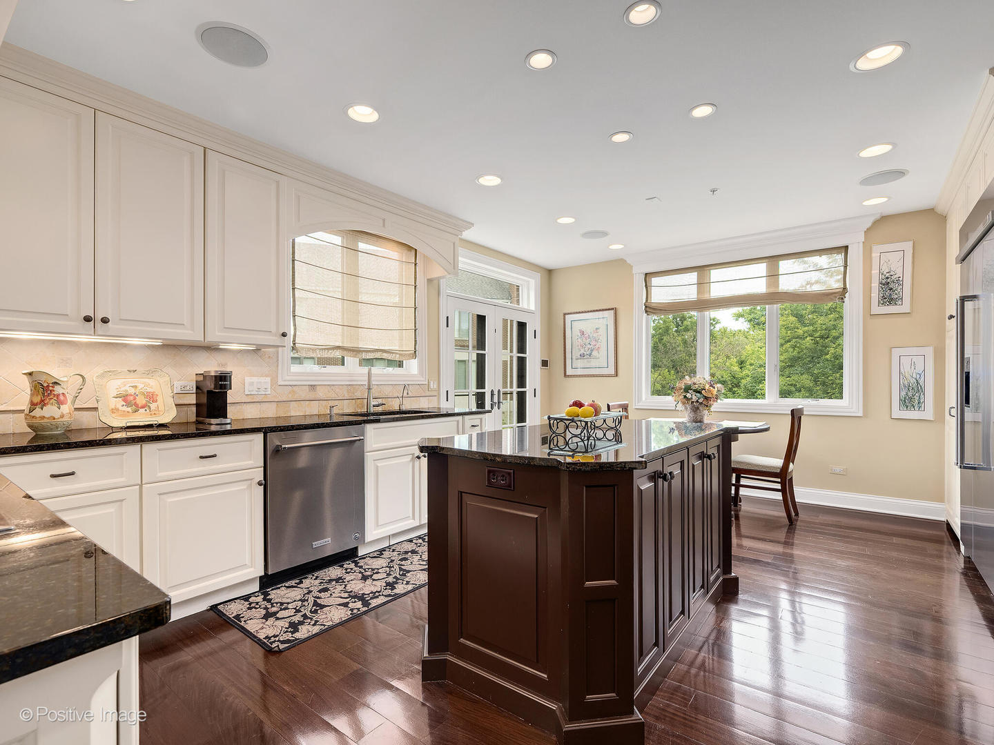 1218 Hawthorne Court, Hinsdale, IL 60521