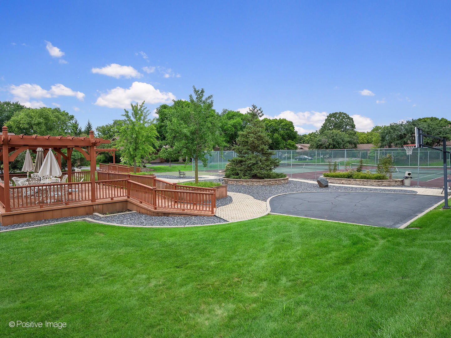 1218 Hawthorne Court, Hinsdale, IL 60521
