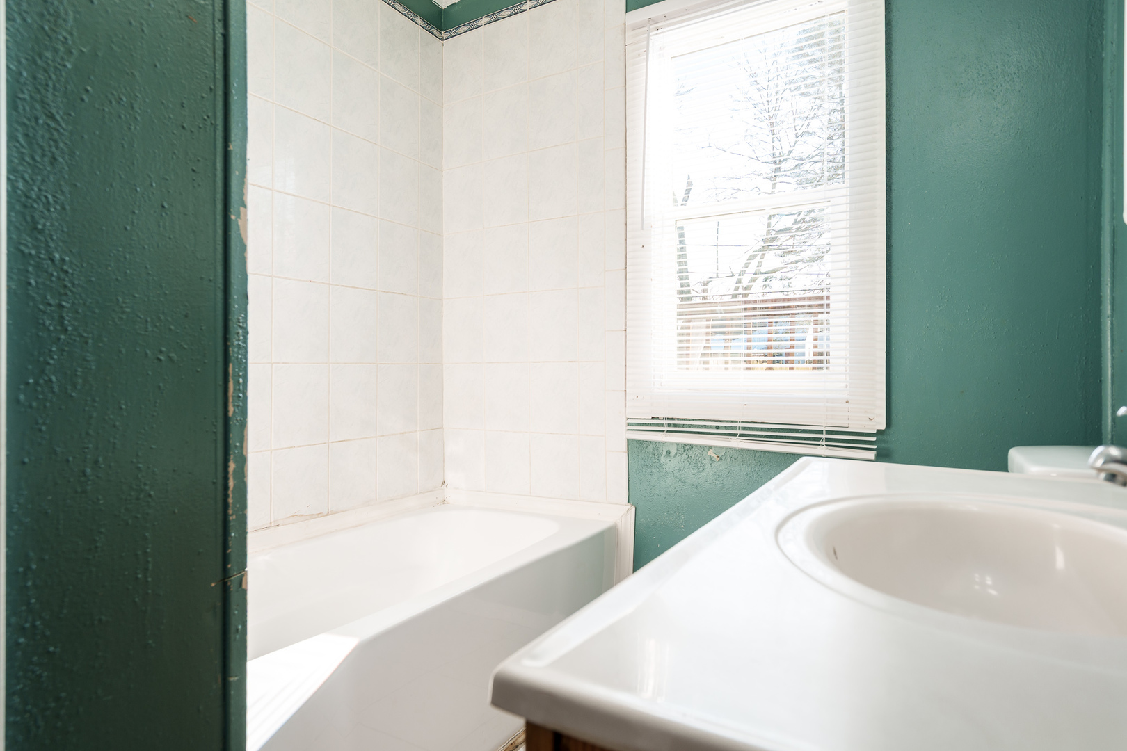 2004 Sauber Avenue, Rockford, IL 61103