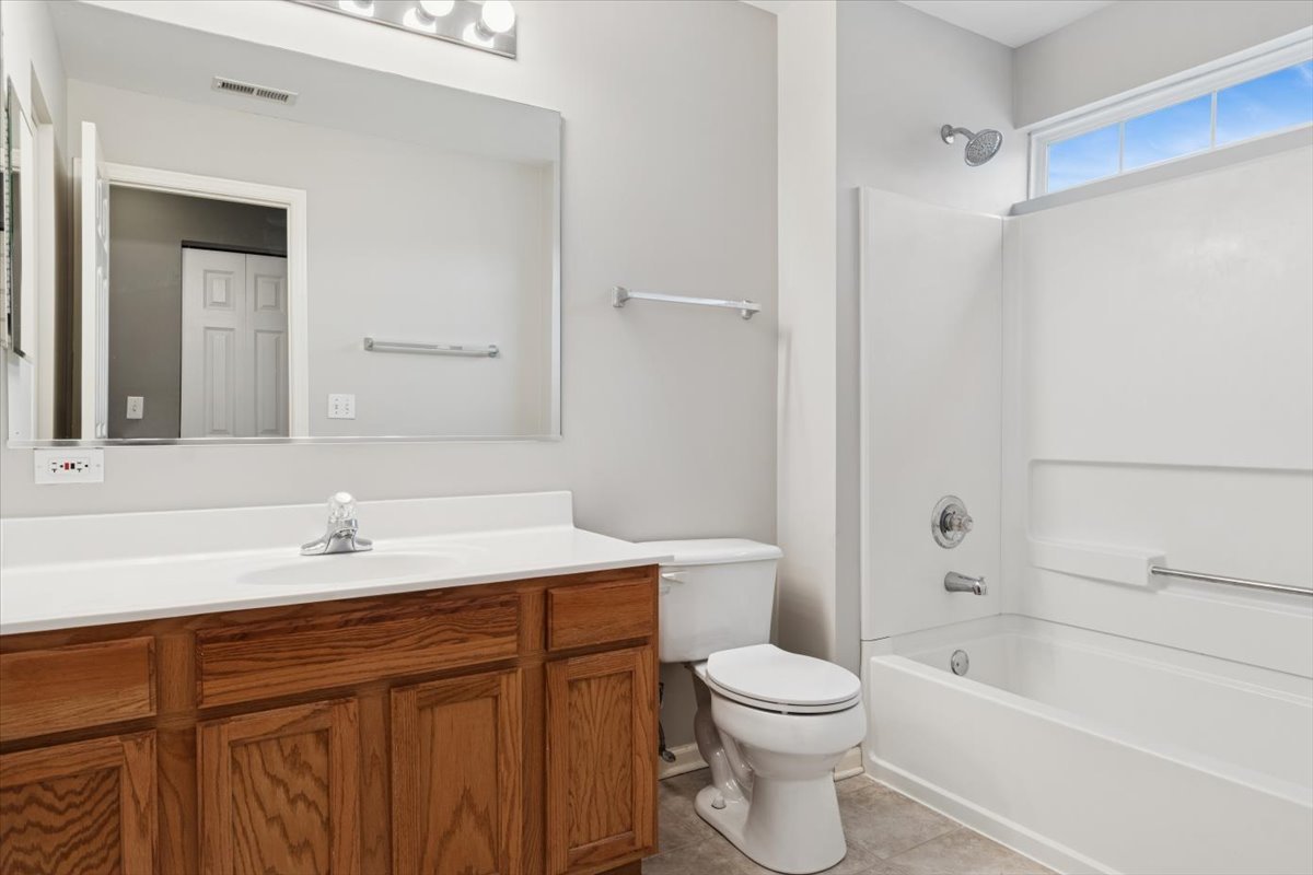 1568 Woodland Lane, Bolingbrook, IL 60490