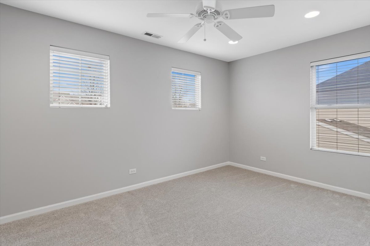 1568 Woodland Lane, Bolingbrook, IL 60490