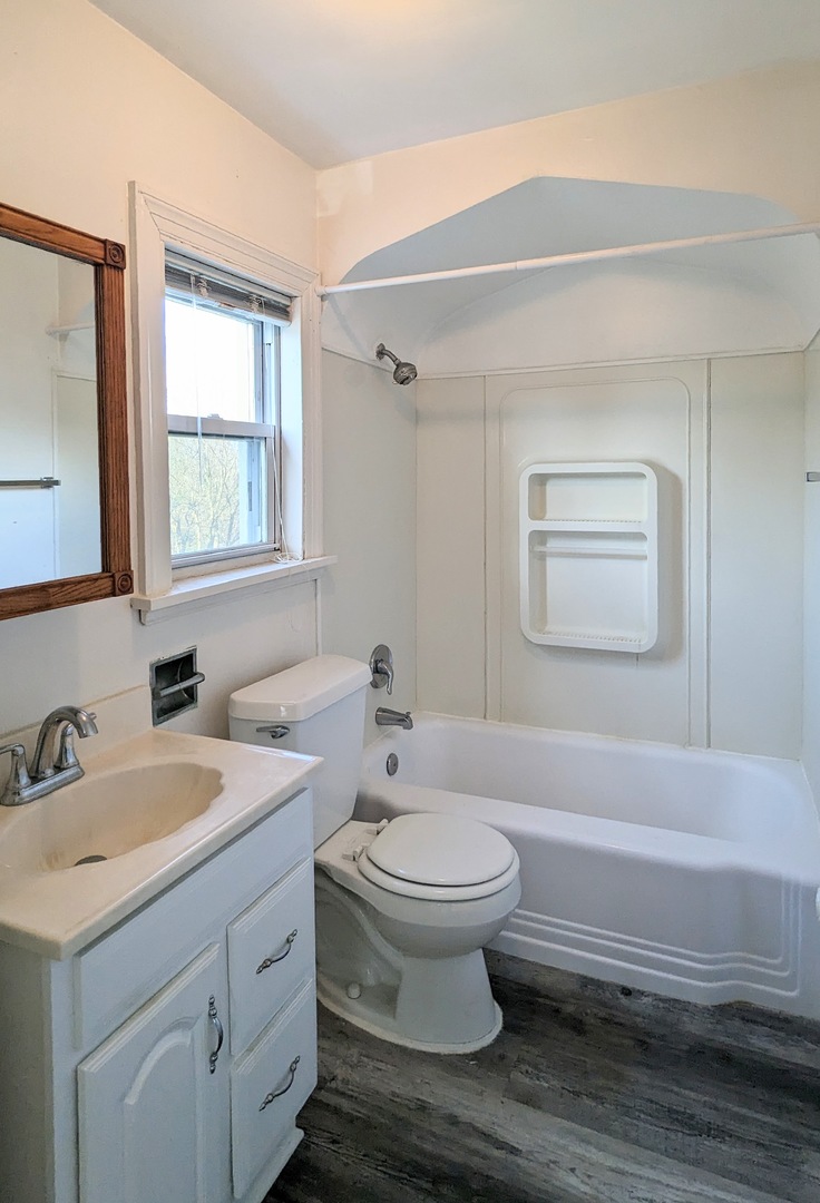 607 Walnut Street #4, Lemont, IL 60439