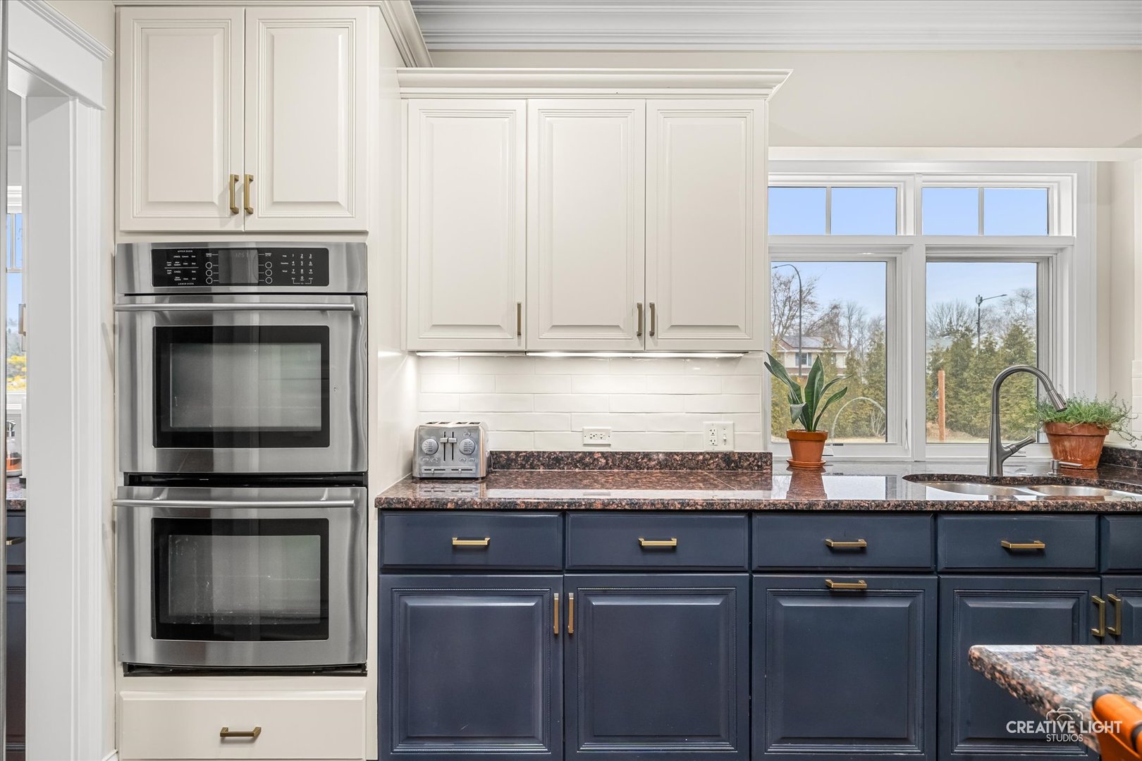 216 S Whispering Hills Drive, Naperville, IL 60540