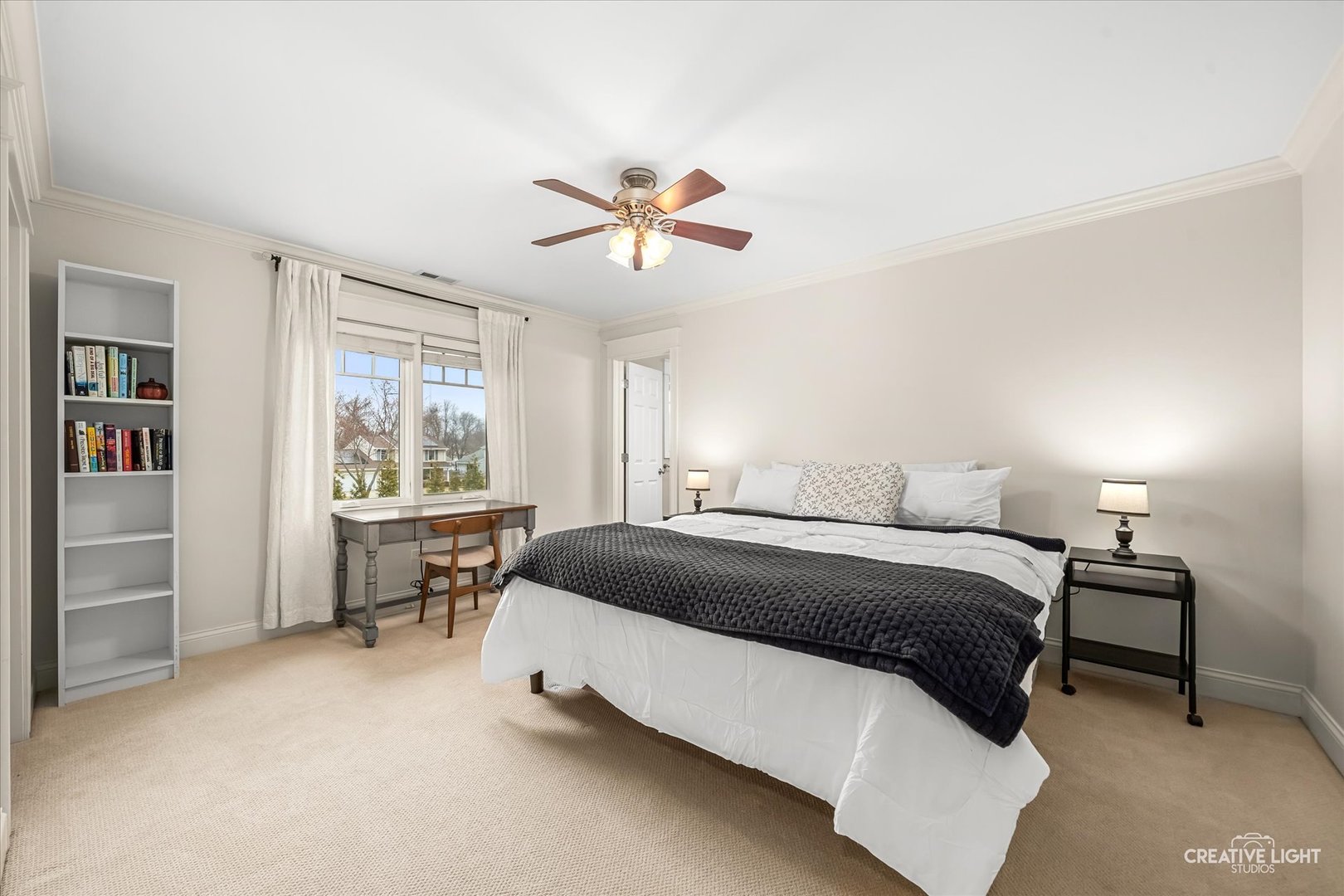 216 S Whispering Hills Drive, Naperville, IL 60540