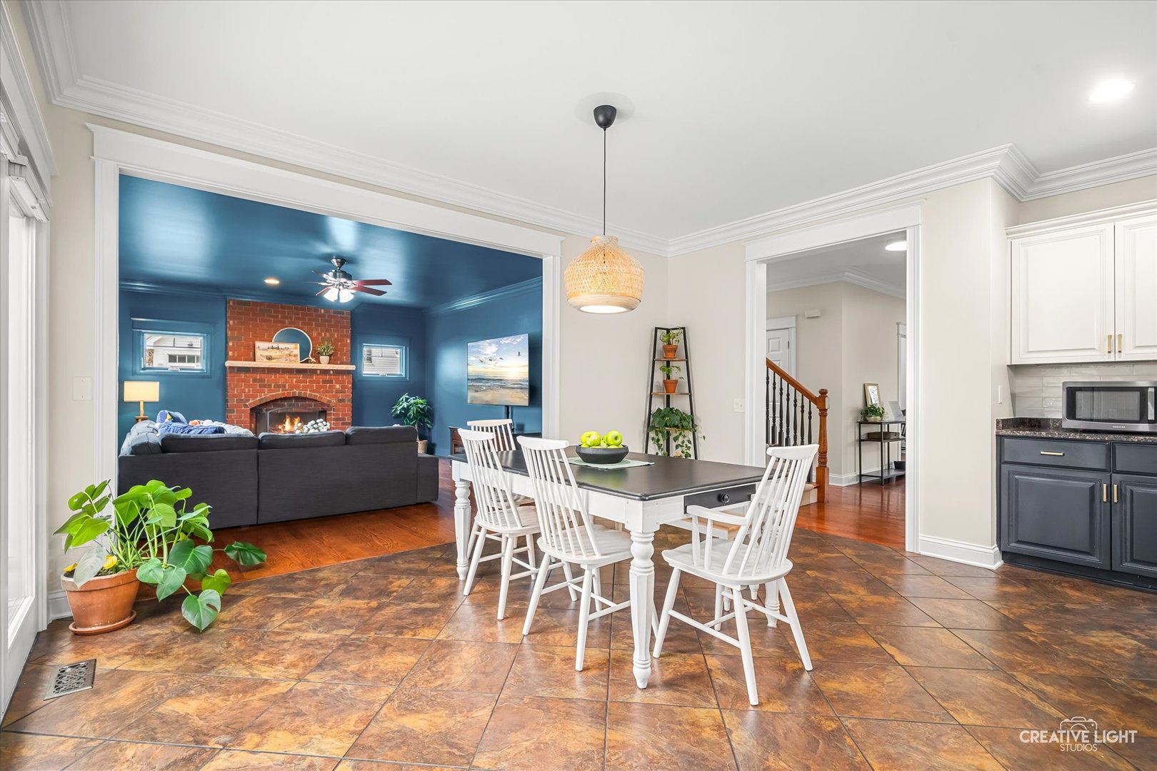 216 S Whispering Hills Drive, Naperville, IL 60540