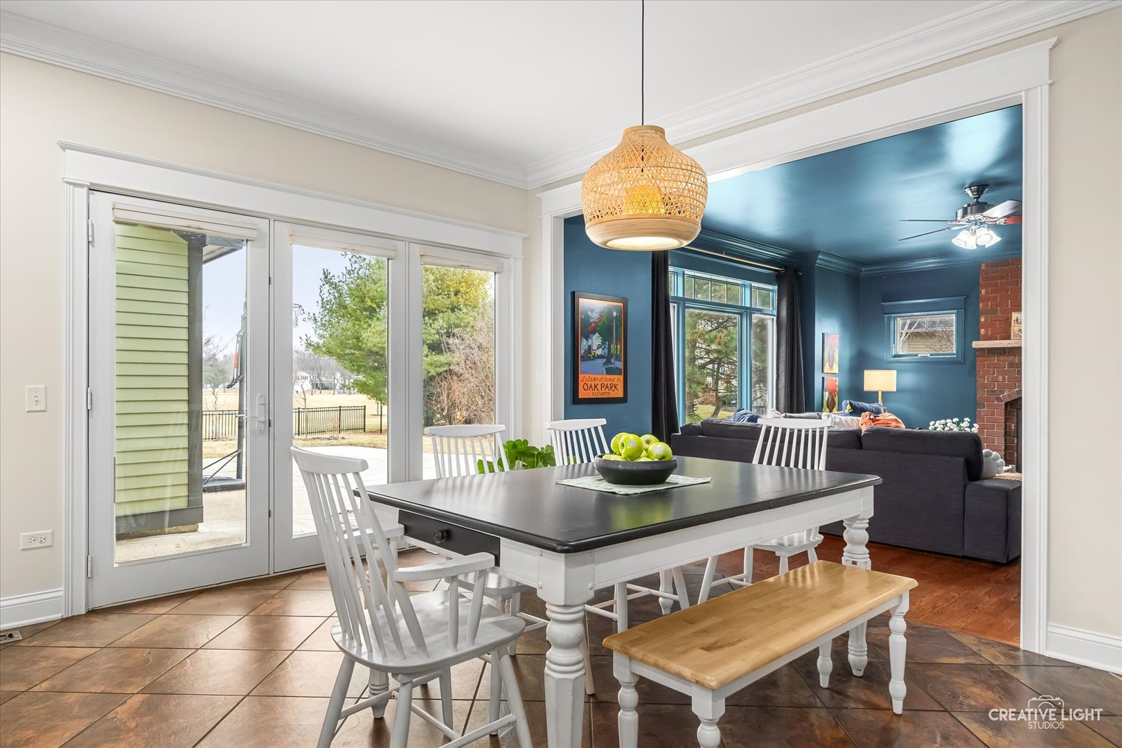 216 S Whispering Hills Drive, Naperville, IL 60540